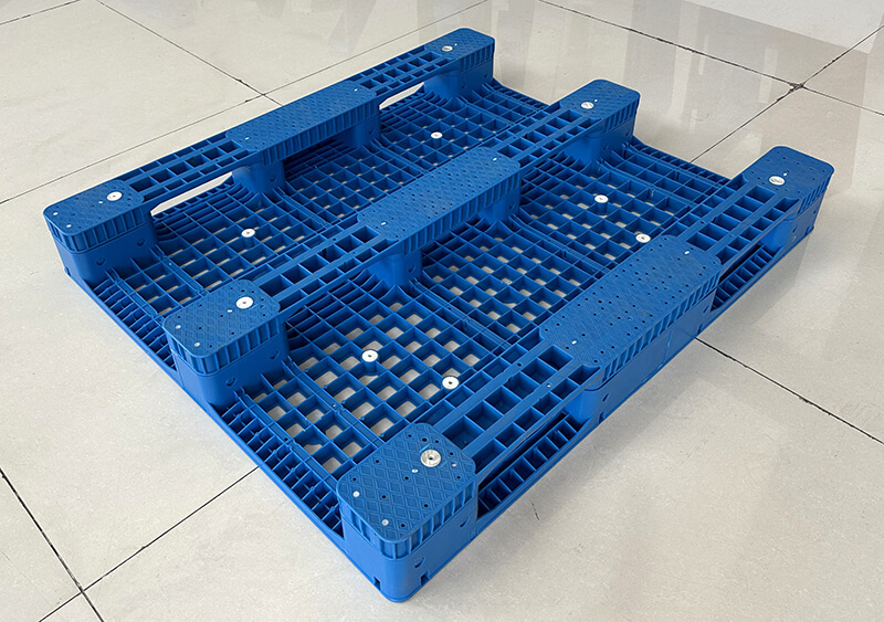 1400×1200mm Assembled Three-Runner Grid Deck Plastic Pallets 8