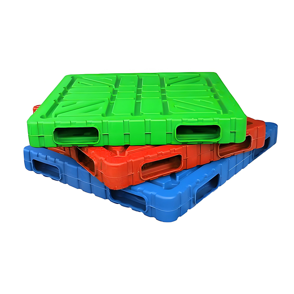 Blow molded plastic pallet