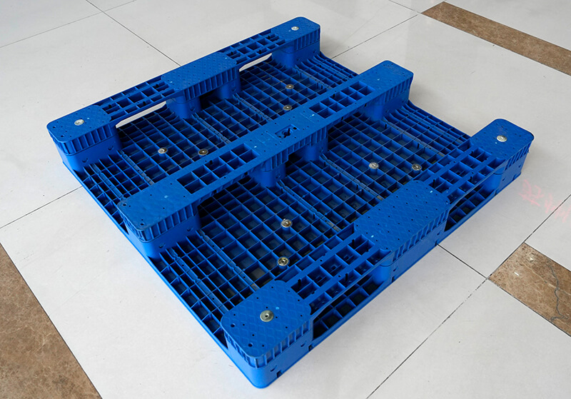 1200X1200X165mm Heavy-Duty Flat Top 3-Runner Plastic Pallets 22