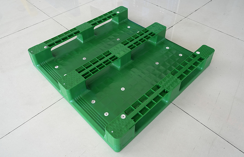 1200X1200X170mm Heavy-Duty Flat Top 3-Runner Plastic Pallets 22