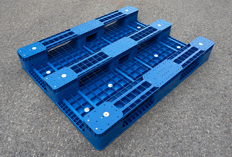 1300X1000X165mm-Flat-Top-Plastic-Pallets-with-3-Runners-22