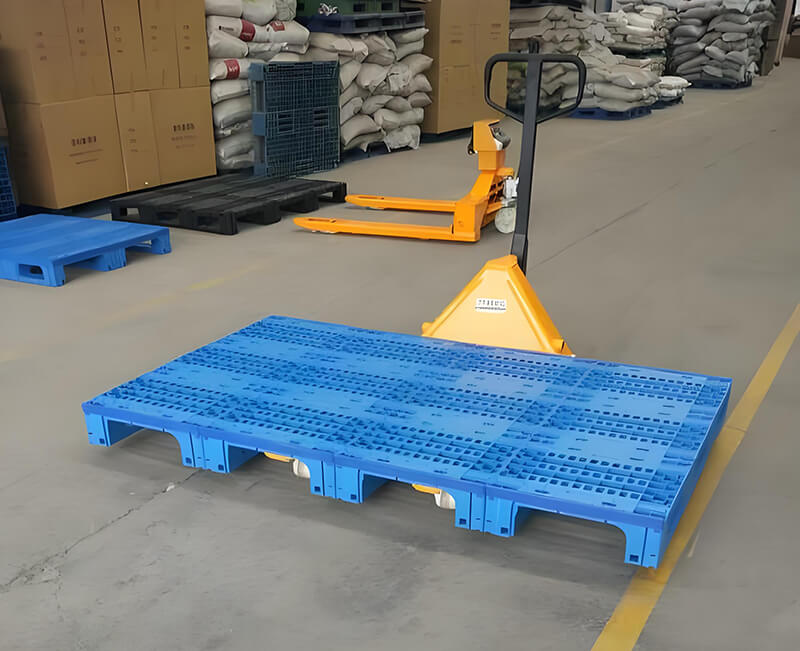  1600×1400×150mm-Modular-Interlocking-Plastic-Pallet-–-Lego-Style-11-1